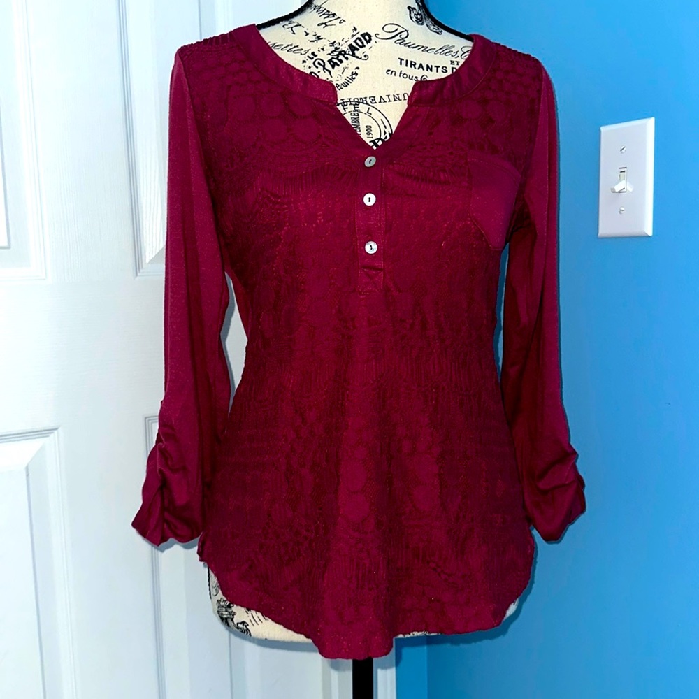 Self 🩷 Esteem Size medium lace front top - Maroon